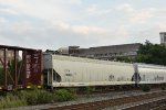 703295